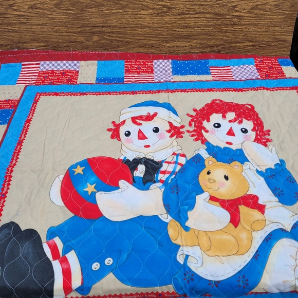 Raggedy Ann and Andy baby quilt - Picture 6 of 6